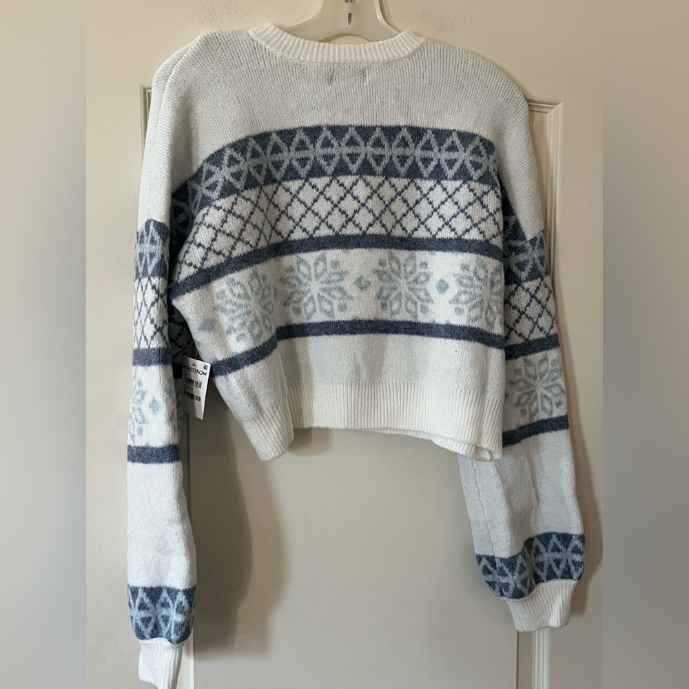 New! Pacsun Women's White and Blue Patterned Winter Sweater Cropped Medium - Picture 8 of 15